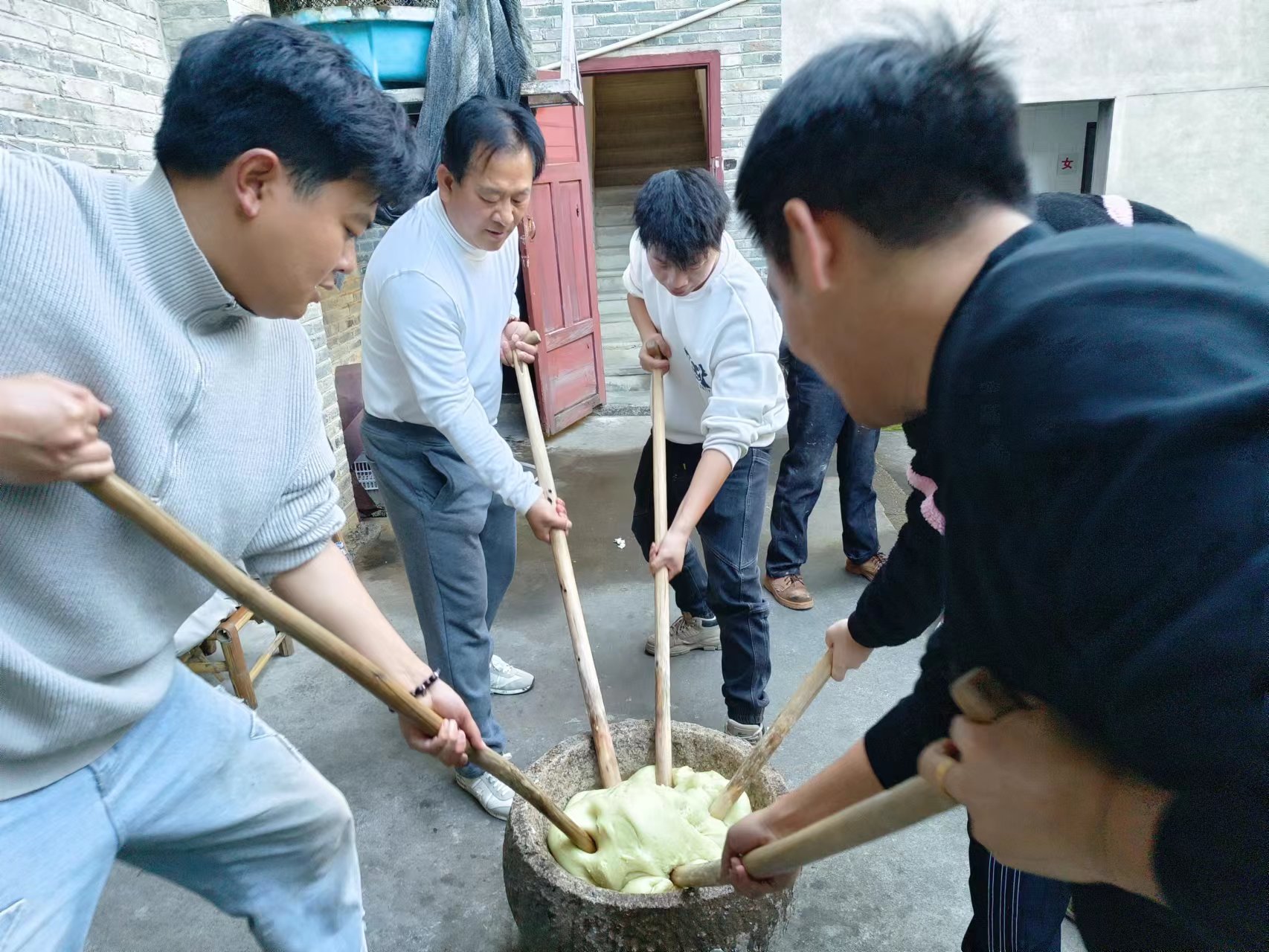 易順建工集團：體驗黃粿制作，傳承傳統文化