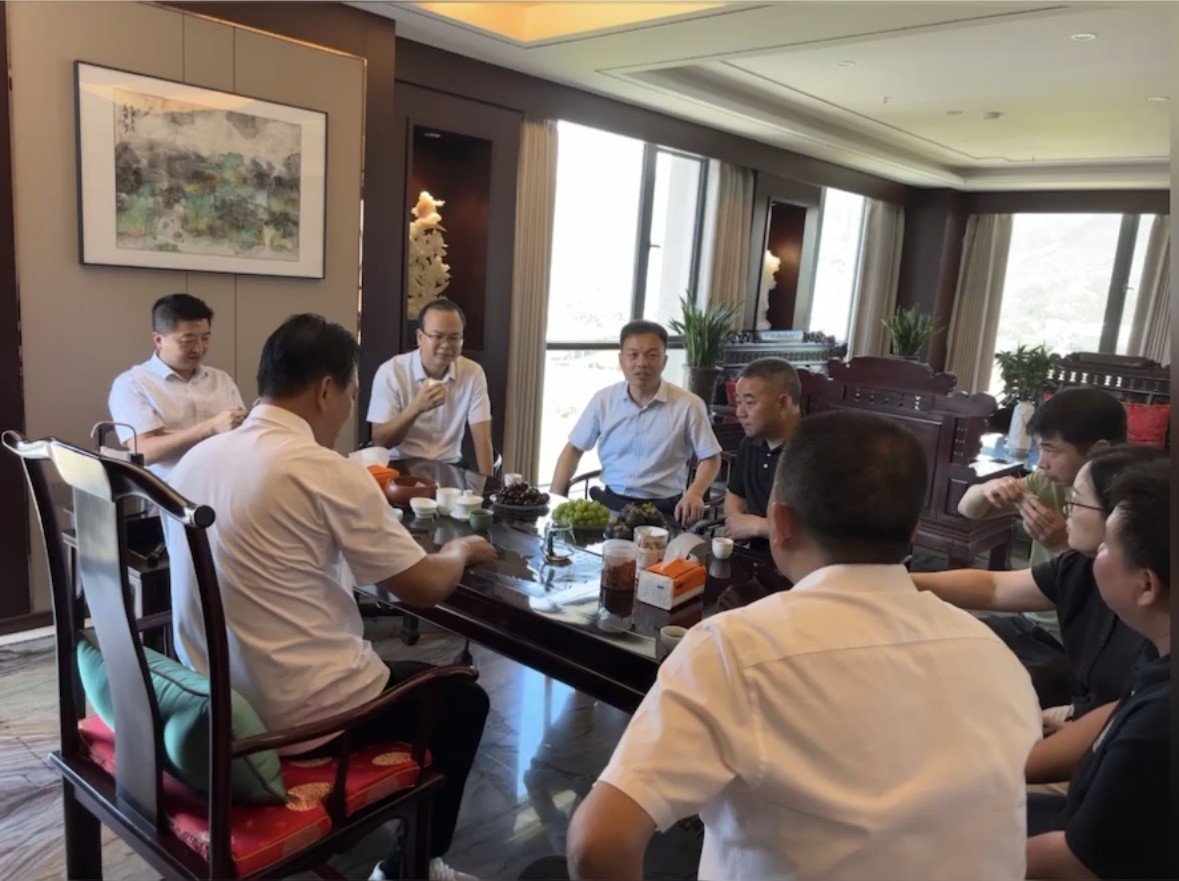 南平市住建局領導蒞臨易順建工集團有限公司,共話建筑行業新機遇與挑戰
