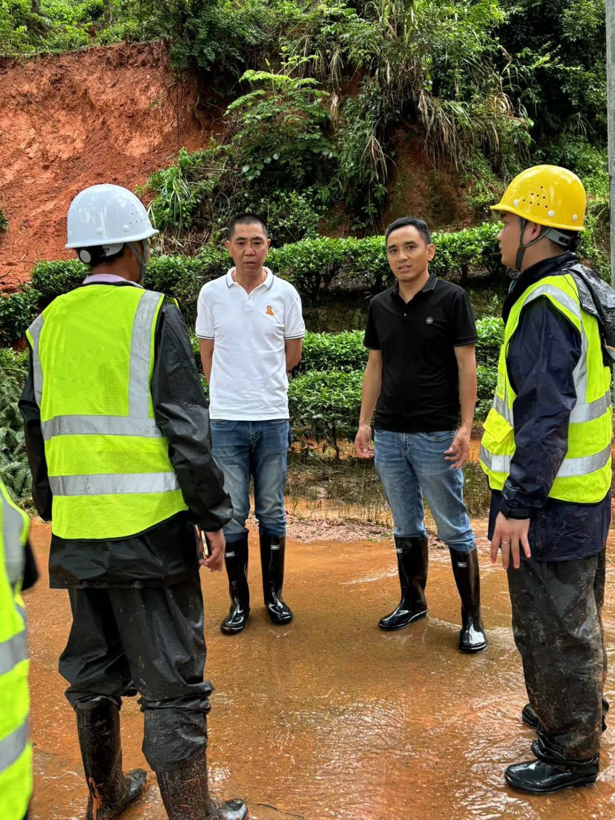 易順搶險(xiǎn)顯擔(dān)當(dāng)，傳遞社會(huì)正能量