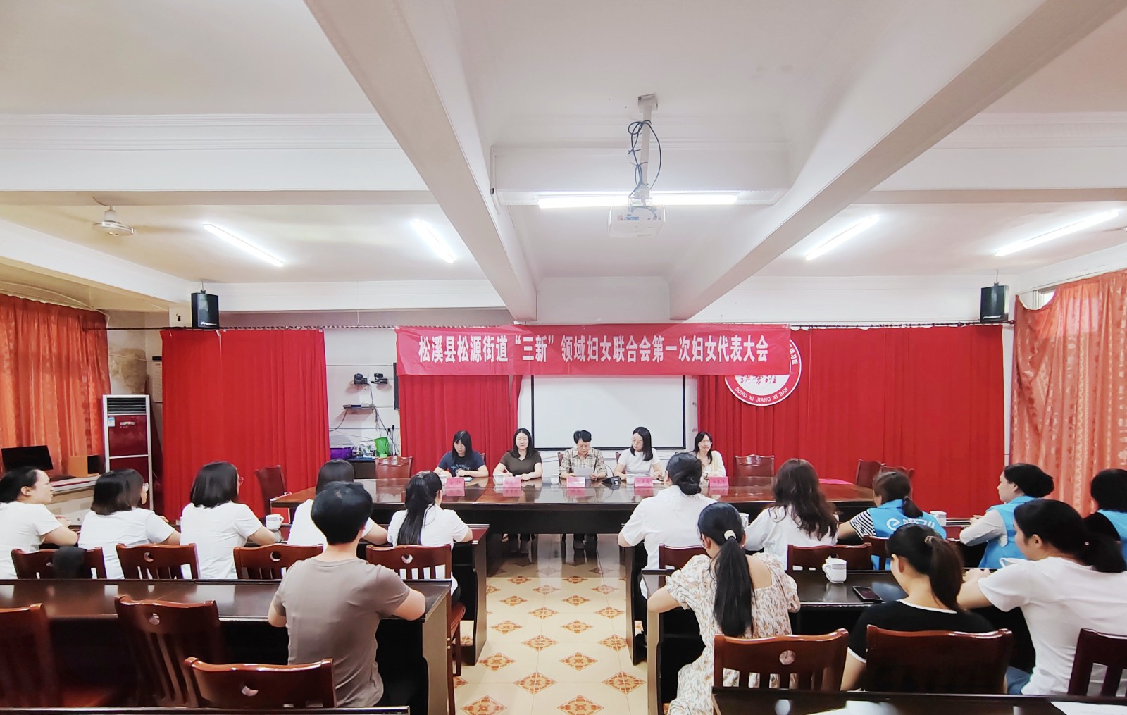 松源街道“三新”領(lǐng)域企業(yè)婦女聯(lián)合會(huì)、易順建工集團(tuán)有限公司婦聯(lián)小組正式成立