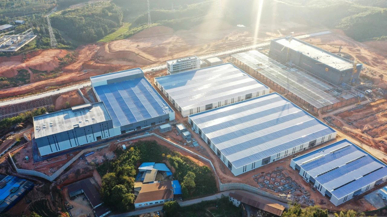 【爭優 爭先 爭效】 縣長吳英杰親赴一線，助力三和循環經濟產業園標準化廠房建設項目破難前行